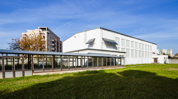Skola-Sered-1-X.jpg
