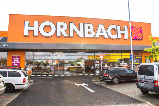 Hornbach-otvorenie-1-X.jpg