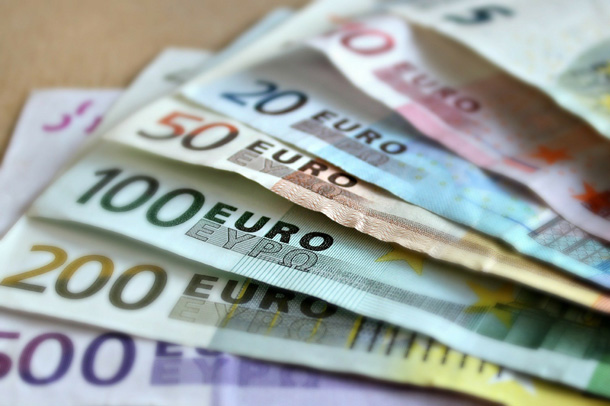 8b-bank-note-209104_1920-1-X.jpg