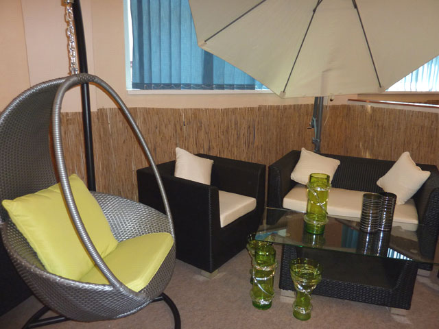 Závesné kreslá nie sú oveľa väčšie ako klasické